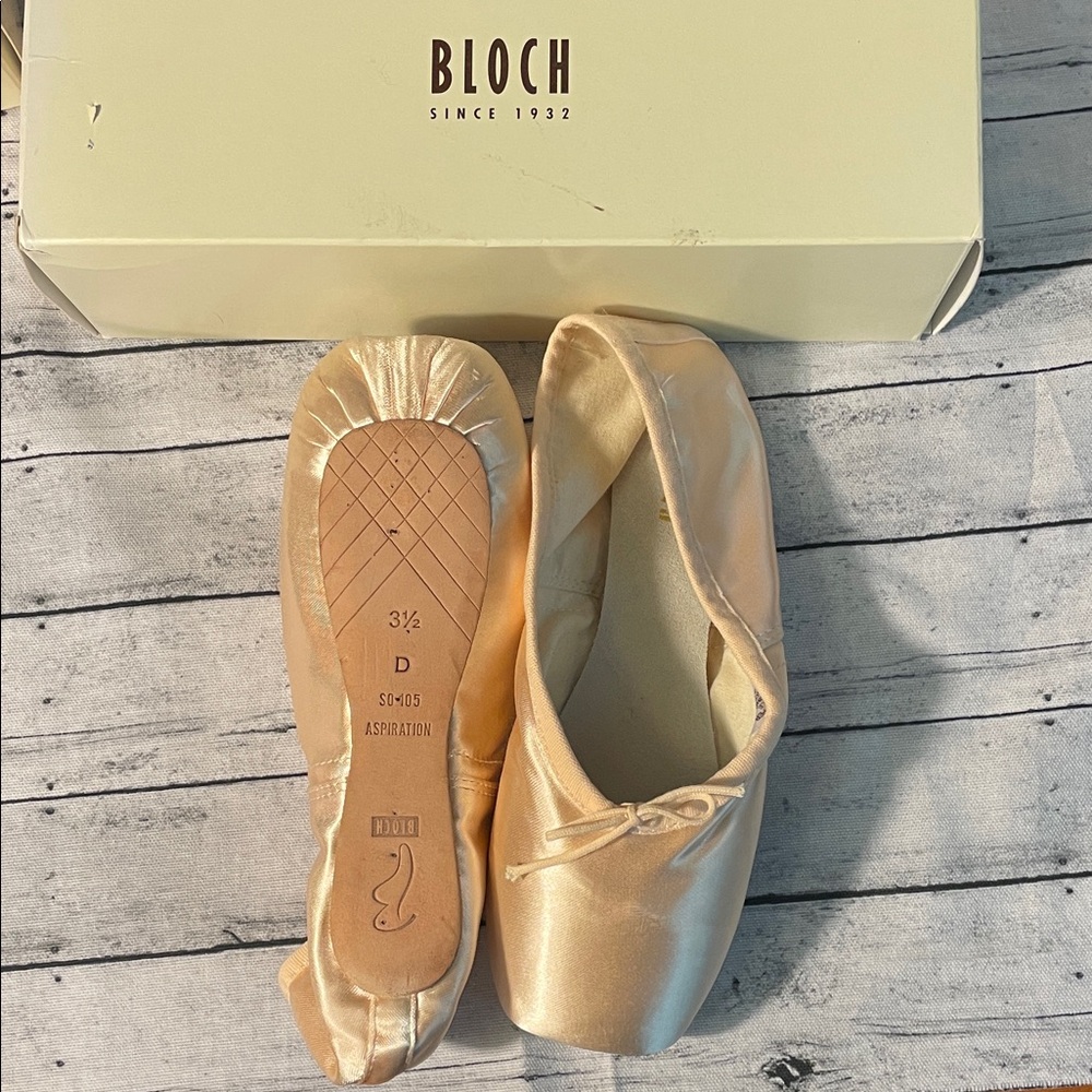 Bloch Aspiration Pointe Shoe - 3.5 D NWT